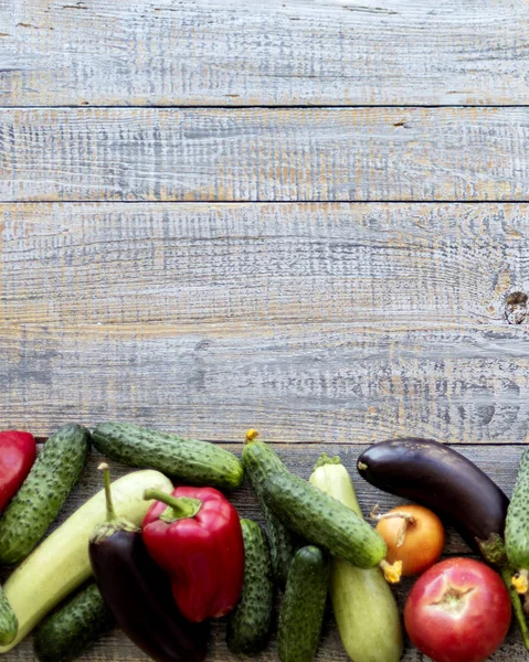 Sonbahar hasadı. Sebze - domates ve salatalık, havuç ve