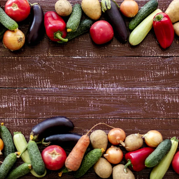 Sonbahar hasadı. Sebze - domates ve salatalık, havuç ve