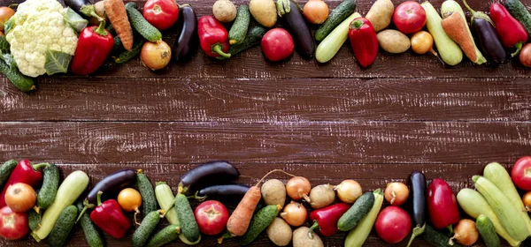 Sonbahar hasadı. Sebze - domates ve salatalık, havuç ve