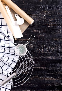 Mutfak gereçleri, pamuk beyaz damalı peçete eski ahşap ba