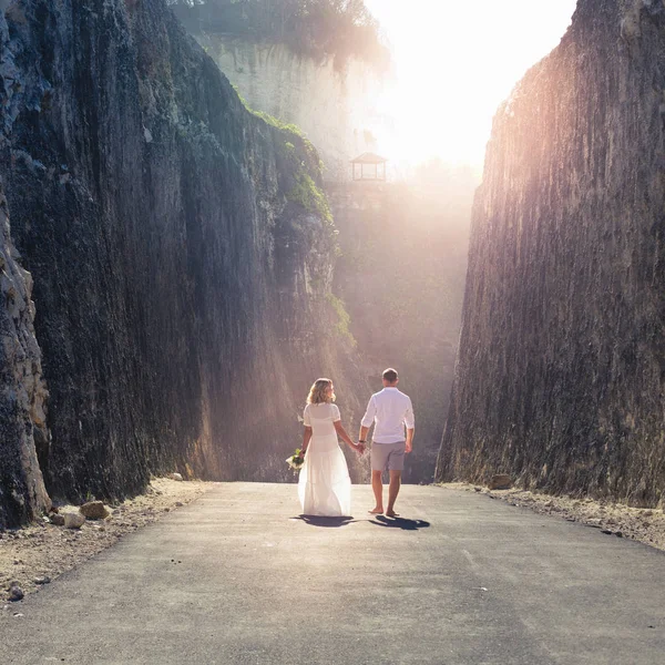 Feliz Dia Internacional da Mulher, 8 de março. feliz casal bem sucedido — Fotografia de Stock