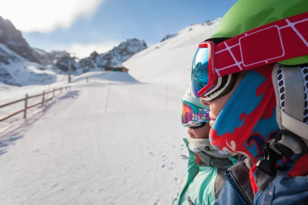 Portret Van Kind Moeder Skiën Bergen Kid Skischool Wintersport Voor — Stockfoto