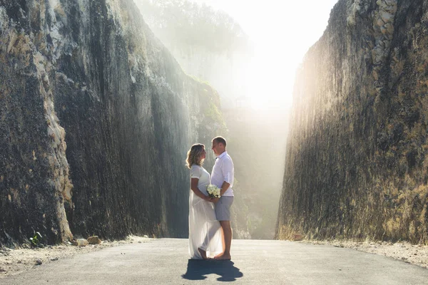 Joyeuse Journée internationale de la femme, 8 mars. Heureux couple réussi — Photo