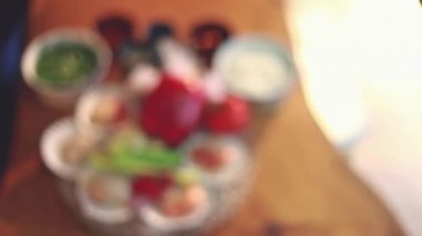 Pişirme deniz ürünleri yemek, midye ile çiğ deniz mahsulleri deniz tarağı