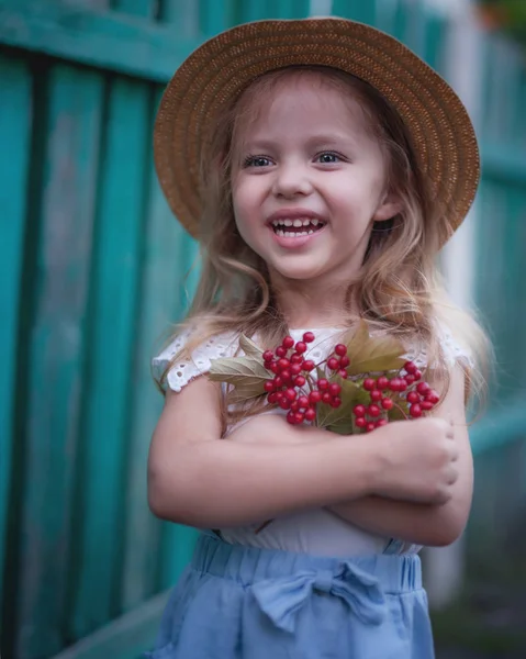 Summer outdoor portrait of beautiful happy child — Stock Photo, Image