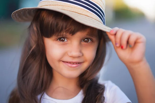 Summer outdoor portrait of beautiful happy child — Stock Photo, Image