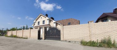 Modern konak, iki katlı ev