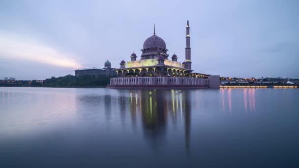 Time Lapse Filmación Hermoso Dramático Atardecer Día Noche Mezquita Putrajaya — Vídeos de Stock