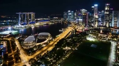 4 k Uhd zaman atlamalı gece sahne Marina Bay Singapur. Yukarı eğimli