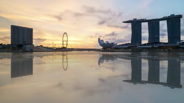 Uhd Zeitraffer Der Sonnenaufgangsszene Der Marina Bay Singapore Pfanne Rechts — Stockvideo