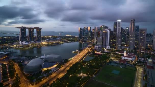 Uhd 新加坡滨海湾日出场面的时间间隔 向上倾斜 — 图库视频影像