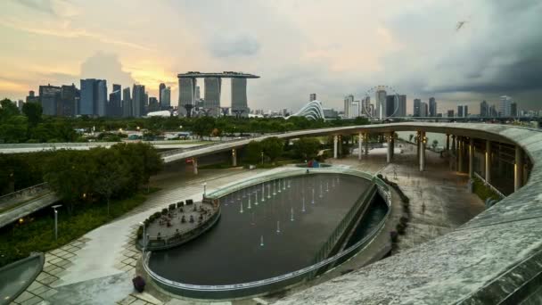 在新加坡滨海湾城市天际线 Uhd 日落天空日至夜的时间流逝 — 图库视频影像
