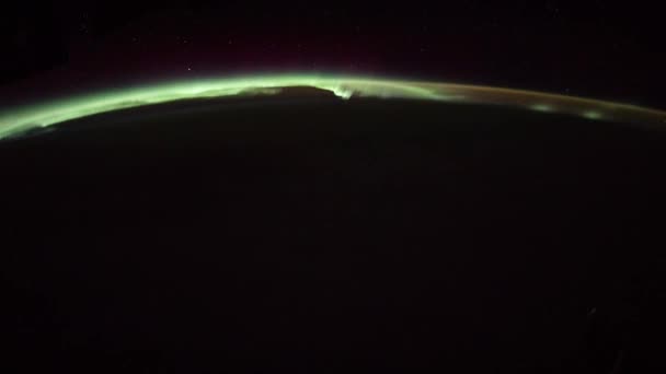 国際宇宙ステーションから見たオーロラと星 地球を回転させます の時間経過 Nasa ジョンソン宇宙センターの礼儀のイメージ ズームインします — ストック動画