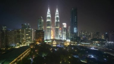 4 k zaman atlamalı Kuala Lumpur şehir manzarası, gece sahne. 