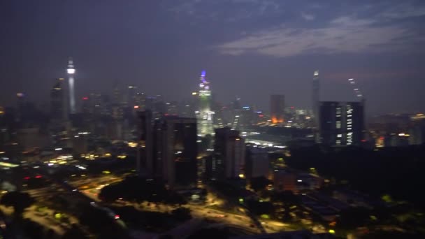 クアラルンプール マレーシア 2018 日の出の映画のショットを確立する 青時間クアラルンプール市街のスカイラインでぼんやりとした朝 — ストック動画