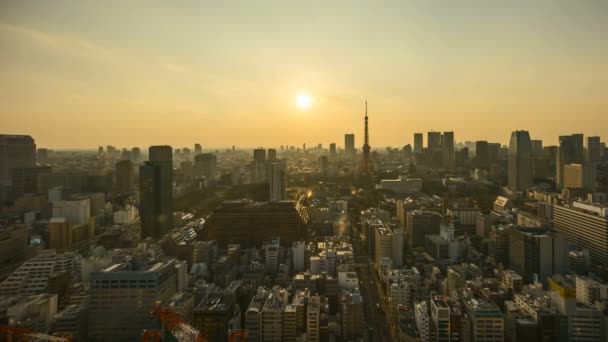 日落时分 东京天际线与东京塔楼相望 夜以继日 空中风景 潘右脚 — 图库视频影像