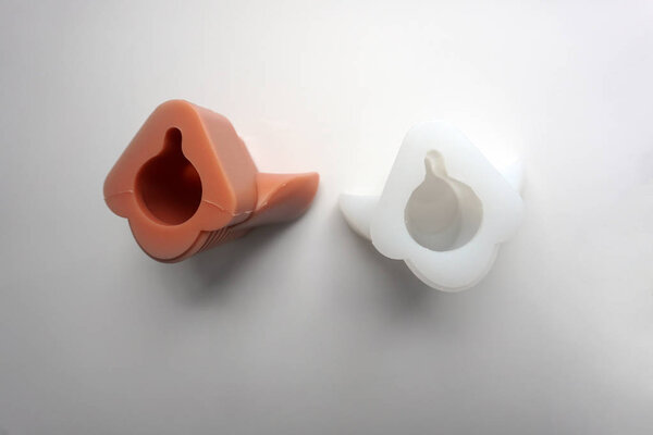 Replacebale surgical tracheas. Anatomy model for simulation classes. Cricothyrotomy training manikin.