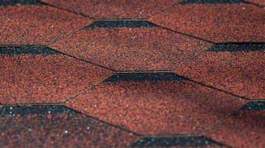 Asfalt asfalt Zona fotoğraf. Asfalt çatı Zona arka plan üzerinde görünümü kapatın. Zona hastalığı - çatı inşaat, onarım çatı kaplama çatı.