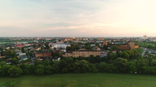 A parte histórica da antiga cidade de Lutsk. Vista aérea. — Vídeo de Stock