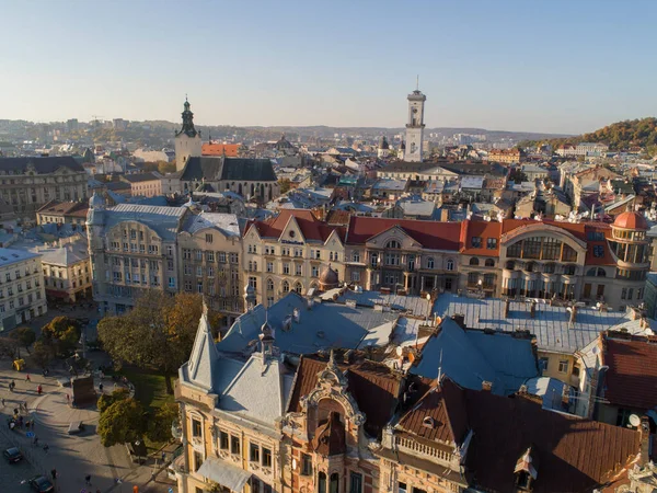 Lviv. Şehrin eski kısmı. Hava görünümü.