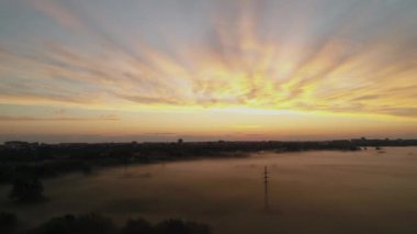 Sabah sisi Lutsk şehrinin yakınlarında. Hava görünümü
