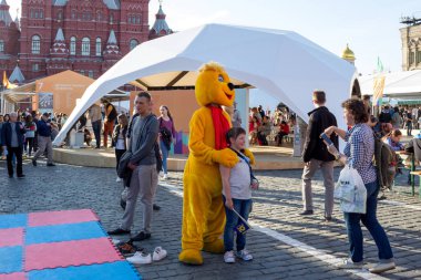 Moskova, Rusya, 02 Haziran 2018: açık kitap Fuarı, Moskova - kitap festival big Red meydanında