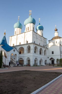 Vısotskiy Manastırı, güneşli bir gün, mavi gökyüzü, Serpukhov şehir, Moscow region, Rusya Federasyonu.