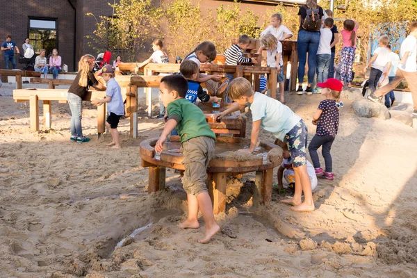 Moscú Rusia Septiembre 2018 Los Niños Parque Infantil Moderno Parque — Foto de Stock