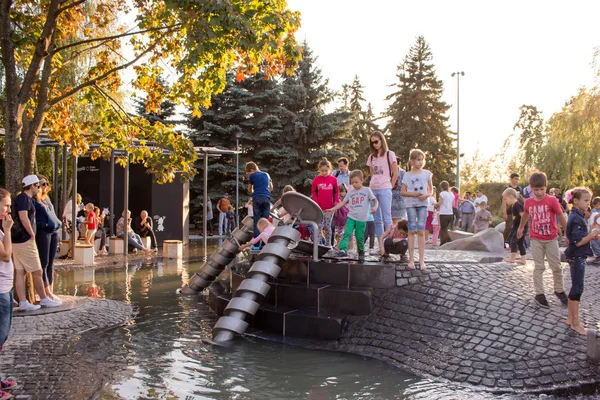 Moscú Rusia Septiembre 2018 Los Niños Parque Infantil Moderno Parque —  Fotos de Stock