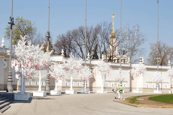Rusya Moskova Nisan 2019 Vdnh Parkı Ana Giriş Paskalya Için — Stok fotoğraf