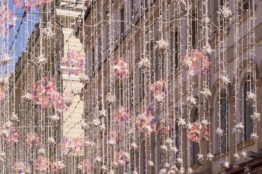 Paskalya için şenlikli dekorasyon. Nikolskaya sokak.