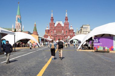 Moskova, Rusya, 05 Haziran 2019: Moskova 'da Kızıl Meydan açık kitap Fuarı-kitap büyük Festivali