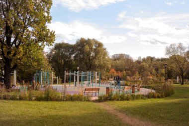 Moskova, Rusya - Eylül 30,2018: gelecek bahçe. Moskova Park, Botanik Bahçesi metro İstasyonu'nun yanında