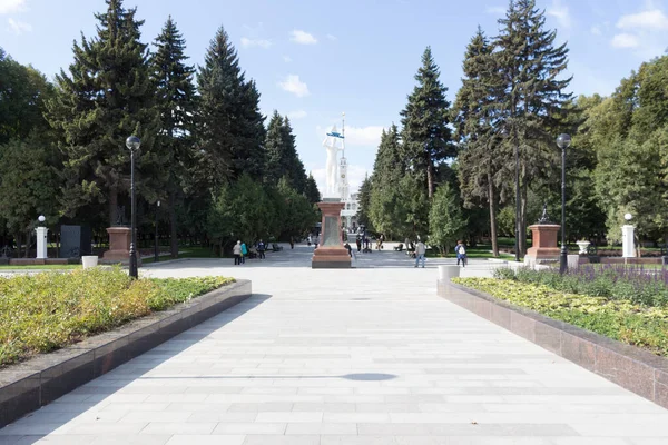 Rusia Moscú Septiembre 2020 Estación Fluvial Del Norte Parque Amistad —  Fotos de Stock