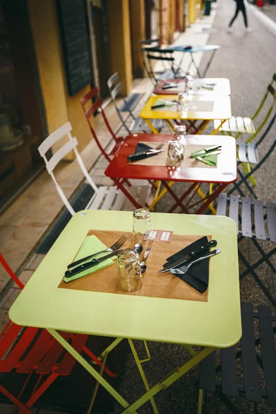 Tématické Kavárny Restaurace Exteriér Letní Terasa Jasných Barev Pouliční Kavárny — Stock fotografie