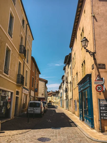 Julio 2017 Francia Ciudad Cluny Región Borgoña Antigua Calle Estrecha —  Fotos de Stock