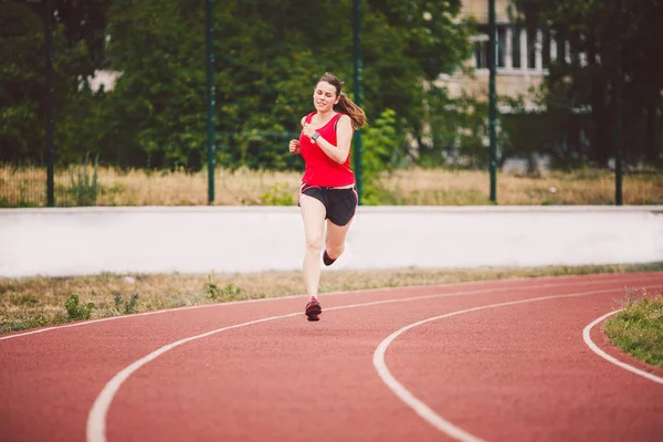 Krásné Mladé Sportovce Kavkazský Žena Velkými Prsy Červené Tričko Kraťasy — Stock fotografie