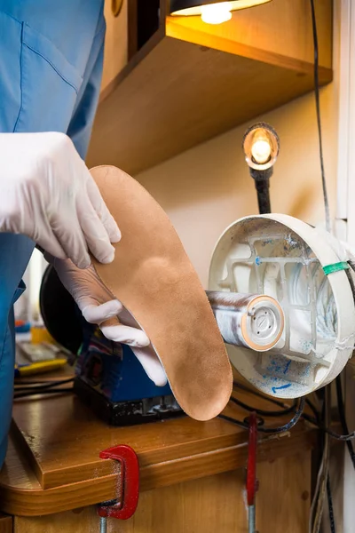 Процесс Изготовления Ортопедических Индивидуальных Стелек Людей Заболеваниями Ног Плоскостопием Крупный — стоковое фото