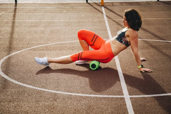 Deporte Temático Rehabilitación Medicina Deportiva Hermosa Mujer Atleta Caucásica Esbelta — Foto de Stock