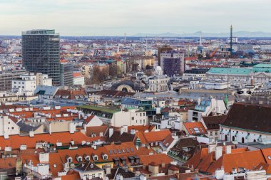 Viyana, Avusturya 2 Ocak 2018. Gözlem platformu Aziz Stephan Katedrali Domkirche St. Stephan şehir merkezinin panoramik yüksek mimarisi üzerine üzerinden görüntülemek.