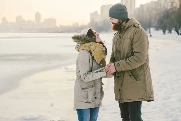 Tema Jul Semester Vinter Nytt Ung Snygg Kaukasiska Älskande Par — Stockfoto