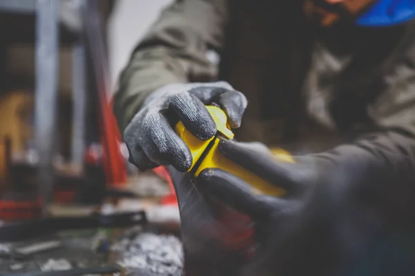 Afinación de cera de esquí, reparación de bordes laterales