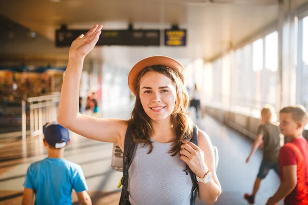 Turismo Temático Viagens Mulher Branca Bonita Nova Vestido Chapéu Com — Fotografia de Stock