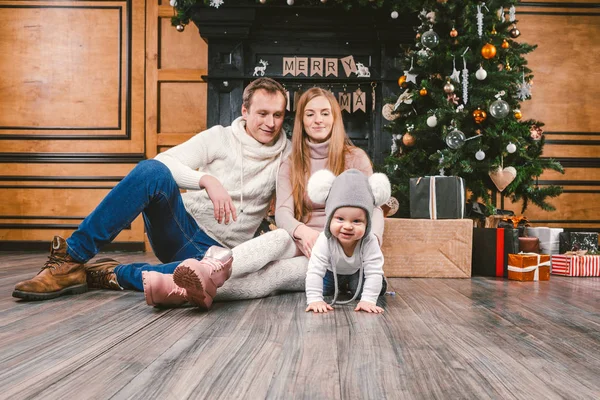 Tema Vacaciones Familiares Año Nuevo Navidad Joven Caucásico Familia Mamá — Foto de Stock