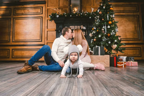 Tema Vacaciones Familiares Año Nuevo Navidad Joven Caucásico Familia Mamá — Foto de Stock