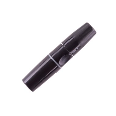 Küçük kan örnekleri için kan glikoz, beyaz bir arka plan üzerinde izole şekeri ölçüm cihazı kullanarak elde etmek için yapmak için diyabet mazgal pislik parmak delik.