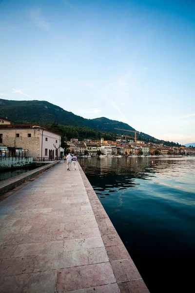 Lipiec 2013 Włochy Miasta Salò Nad Brzegiem Jeziora Lago Garda — Zdjęcie stockowe