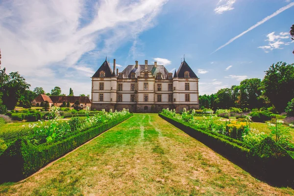 2017年7月19日法国勃艮第地区村夏季 博物馆老城堡 Teau Cormatin 在阳光明媚的天气 — 图库照片