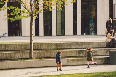 27 Ekim 2018. Almanya, D sseldorf. Kuzey Ren. Bina kompleksi, K -Bogen Şehir Merkezi, Mimarlık, modern art deco tasarım, çağdaş merkezi bina pazar olarak bilinen