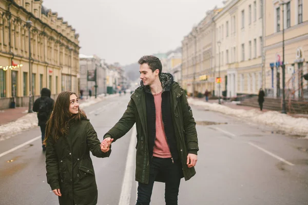 Ungt Par Heterosexuella Pojke Och Flicka Kaukasiska Nationalitet Älskande Par — Stockfoto